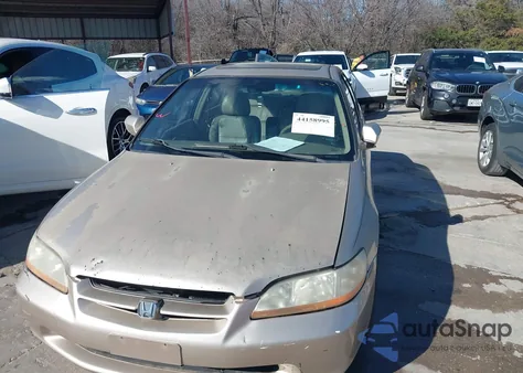 2000 Honda Accord 3.0 Ex z USA, uszkodzony, nr VIN 1HGCG165XYA077211